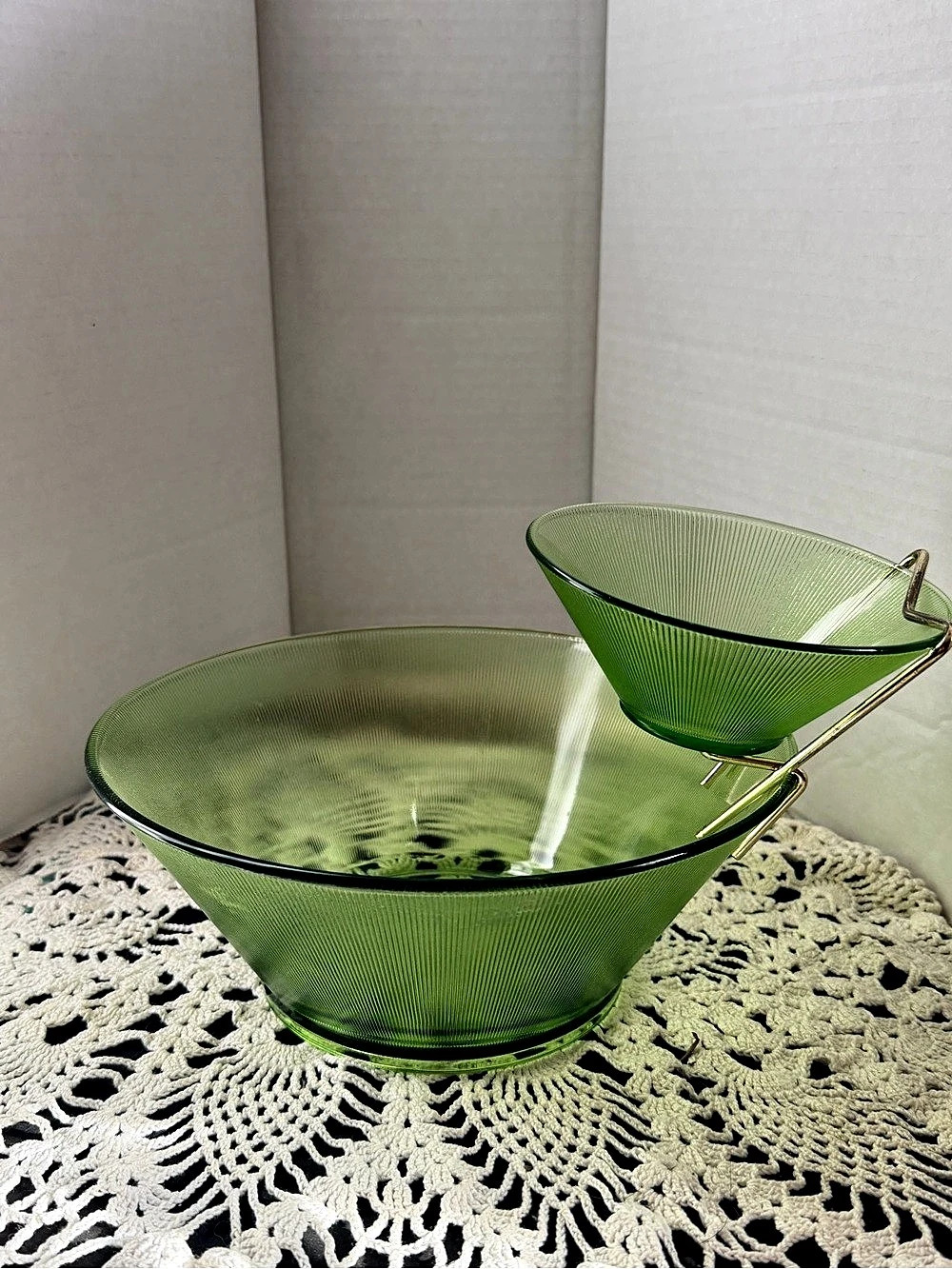 Federal Glass Ribbed Accent Modern Chip and Dip Set Green Glass